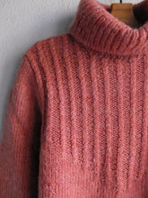 Load image into Gallery viewer, Raspberry Woollen Handmade
