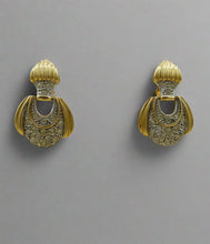 Load image into Gallery viewer, 1980&#39;s Golden Plated Earrings
