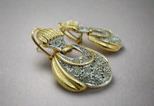 Load image into Gallery viewer, 1980&#39;s Golden Plated Earrings
