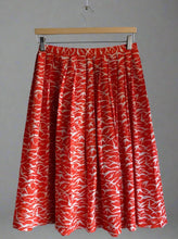 Load image into Gallery viewer, 80&#39;s Silk Doves
