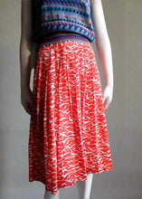 Load image into Gallery viewer, 80&#39;s Silk Doves
