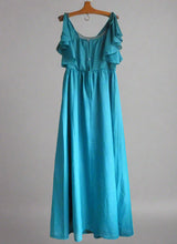 Load image into Gallery viewer, Vintage 1980&#39;s Turquoise Spring!
